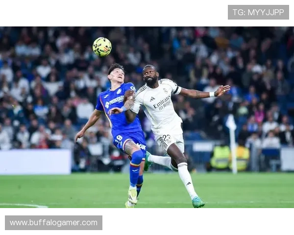 皇马近期连胜状态提升,隐患显现对赛季走势形成制约 皇马近期连胜状态提升,隐患显现对赛季走势形成制约