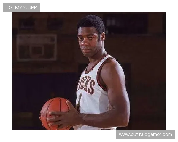 罗伯特森持球突击制造空位区别于魔术师无球策应